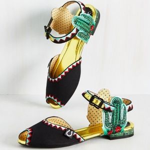 miss L fire cactus sandal